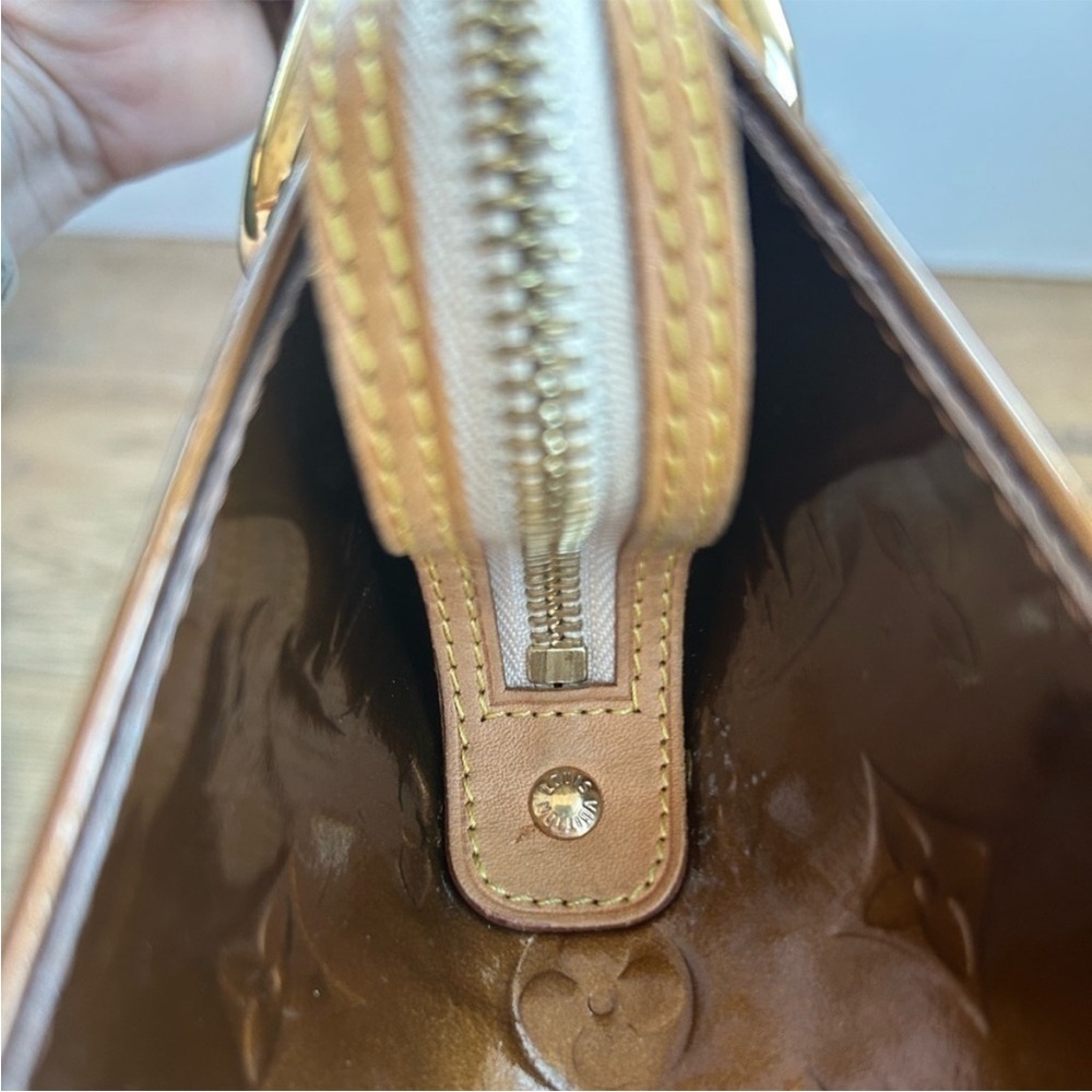 LV🤎FORSYTH BRONZE MONOGRAMMED VERNIS - Picture 11 of 13